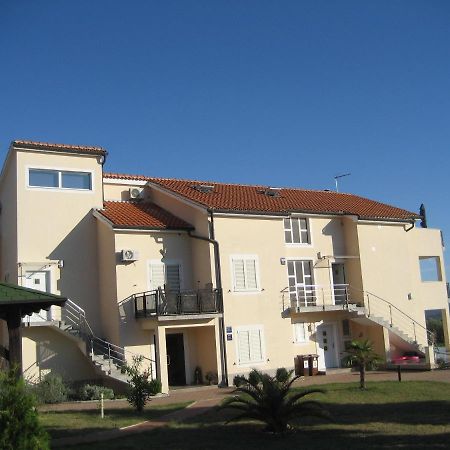 Villa „Drei Palmen“ 스베티필립아이자코브 외부 사진